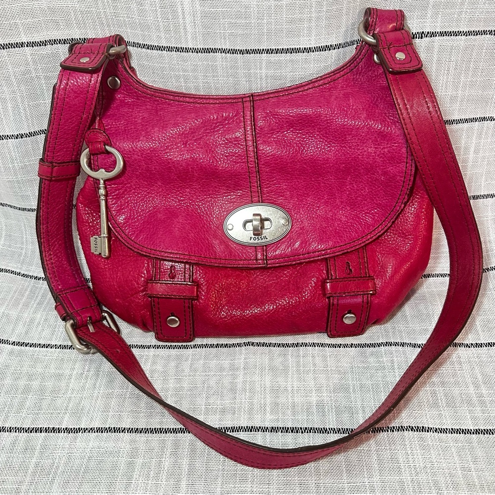 Fossil Maddox Crossbody pink magenta crossbody turnlock key leather bag purse